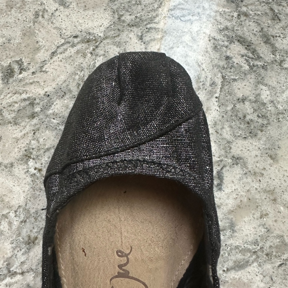 Toms Black Leather Flats Versatile Comfort size 9 - Picture 2 of 9